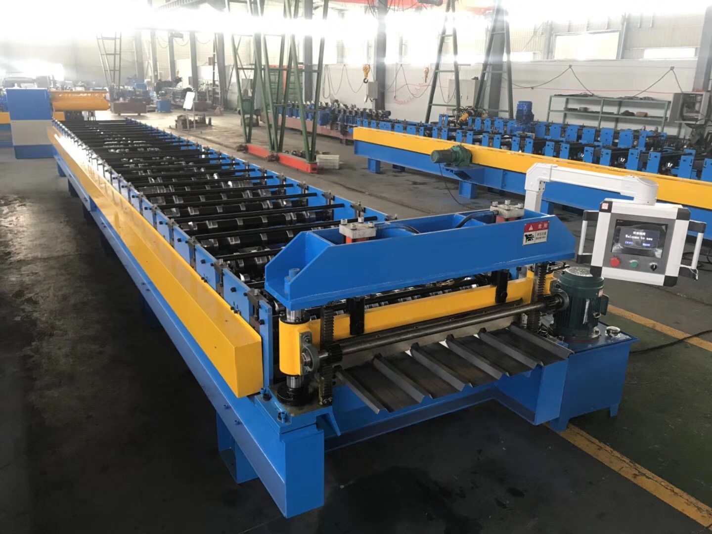T35 Trapezoidal Metal Roof Panel Machine with 1000 cover