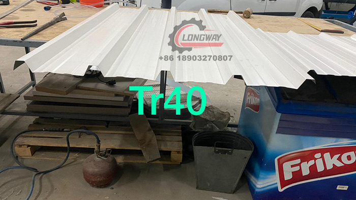 Tr40 roof panel forming machine