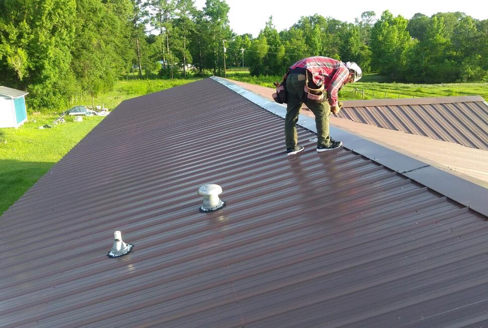 US Metal Roofing Ag and R panel Roll Former