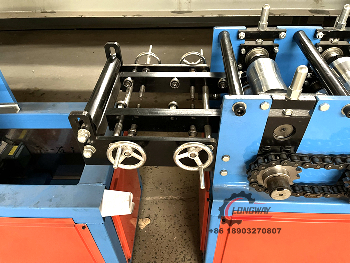 furring channel omega04