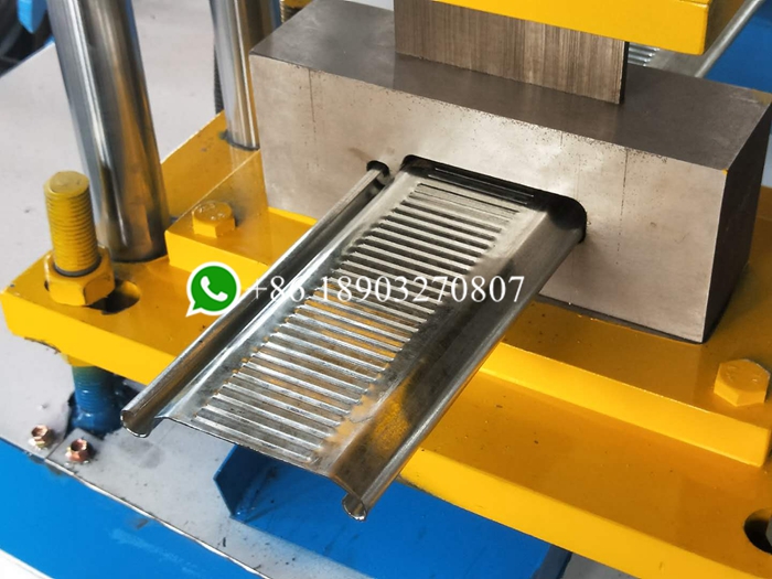 Garage door rolling shutter door forming machine
