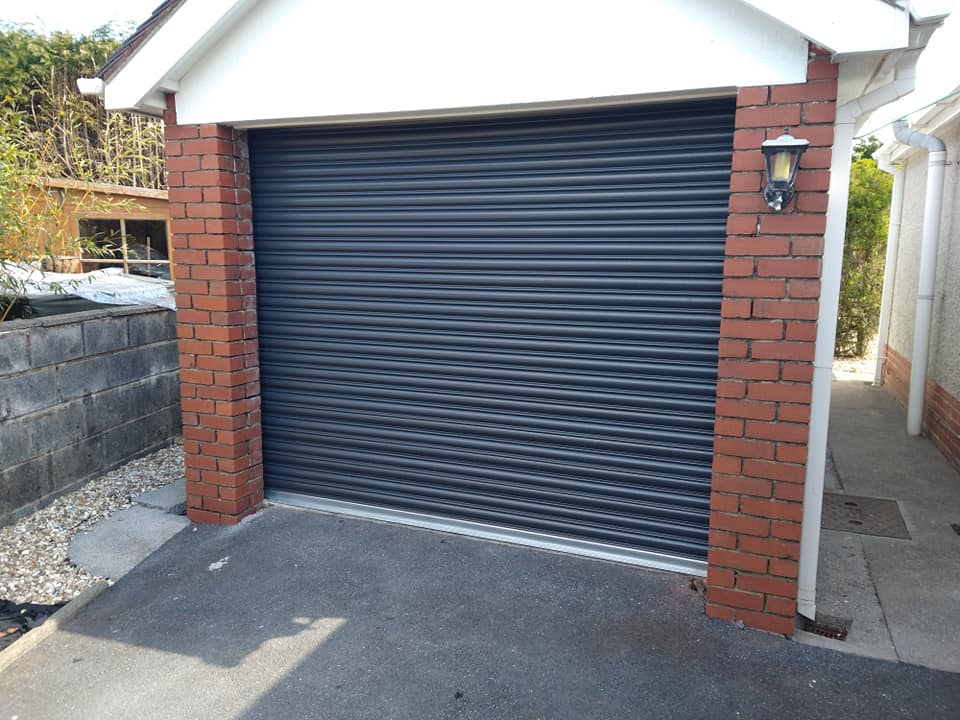 Garage door rolling shutter door forming machine