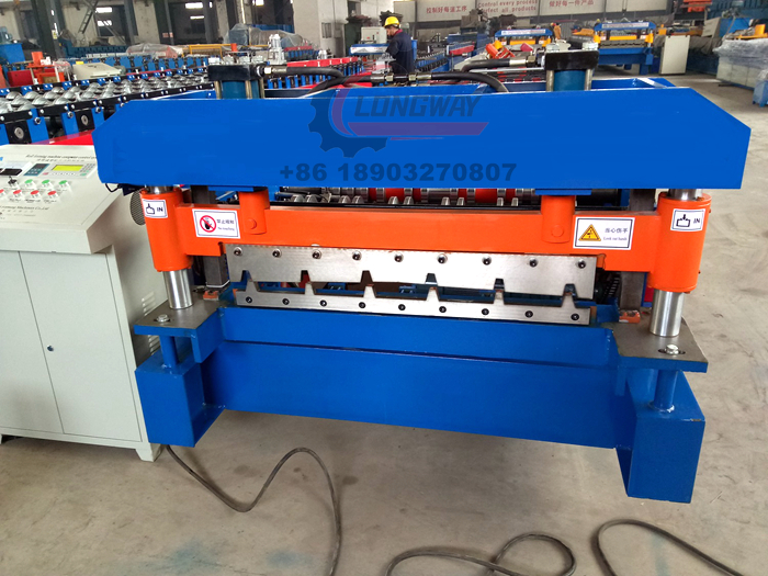 PV6 roof machine