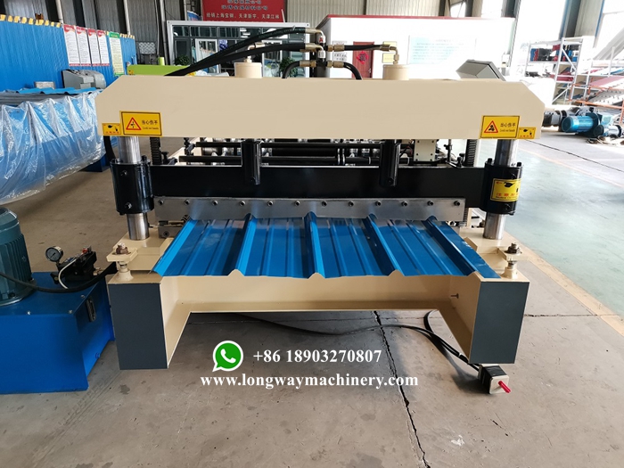 Ag panel roll former