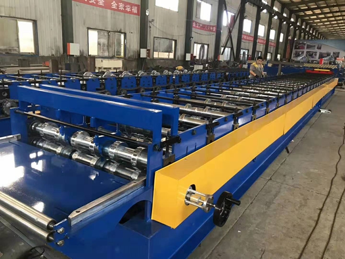 floor deck forming machine11