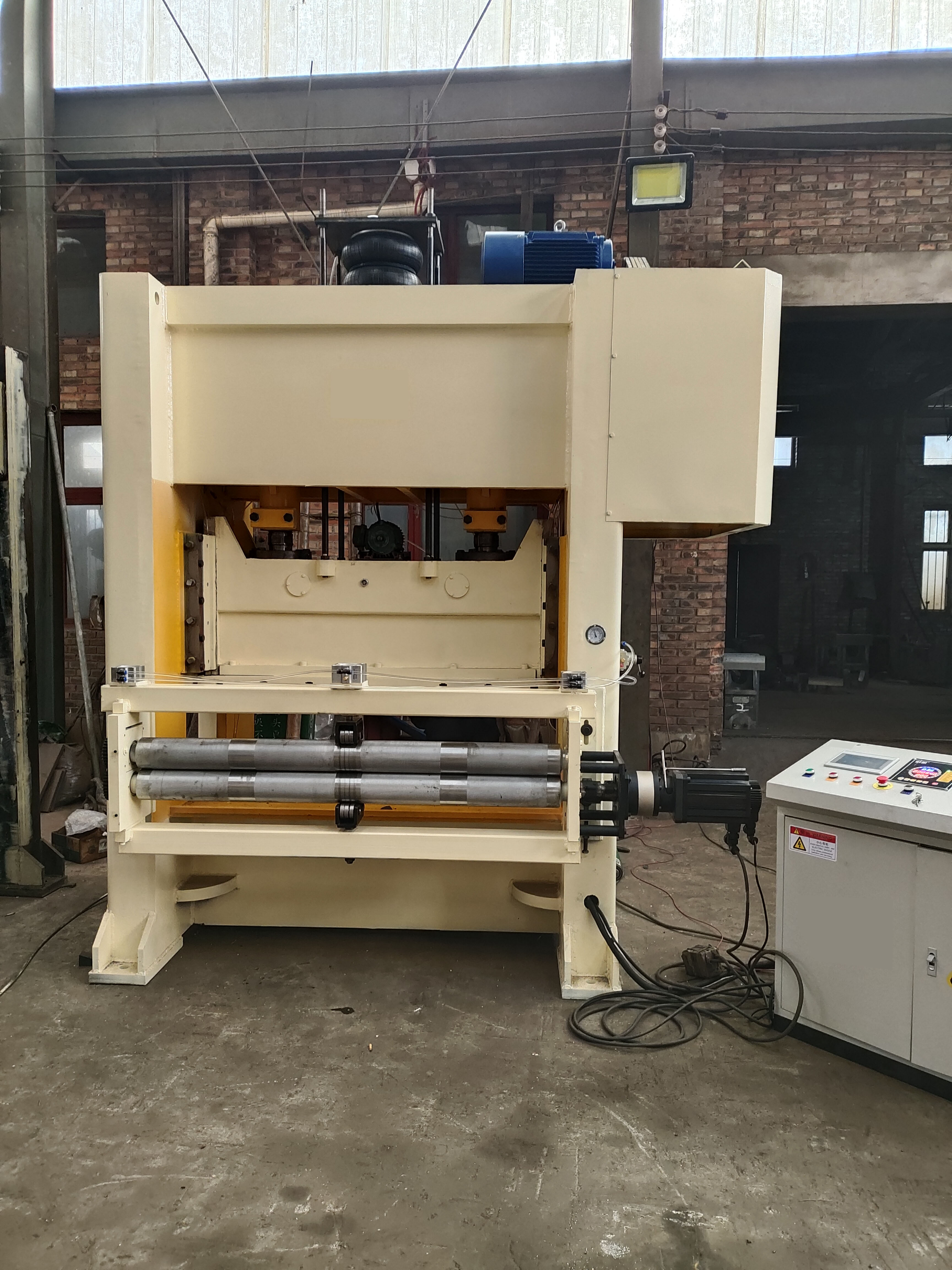 highway guardrail machine companies